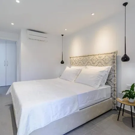 Villa Idyllic Two Bedroom Villa, Pool, Jacuzzi