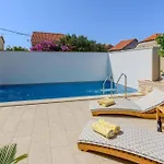فيلة Idyllic Two Bedroom Villa, Pool, Jacuzzi *