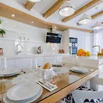 فيلة Idyllic Two Bedroom Villa, Pool, Jacuzzi *