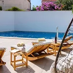 Idyllic Two Bedroom Villa, Pool, Jacuzzi * سوتيفان